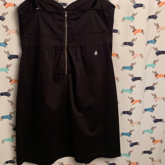 Woman’s Volcom  little black dress - Picture 3 of 8